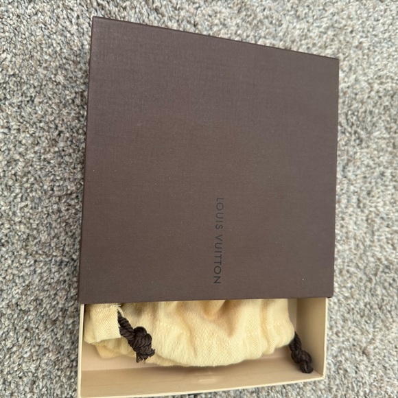 Louis Vuitton original box with dust bag - Picture 3 of 5
